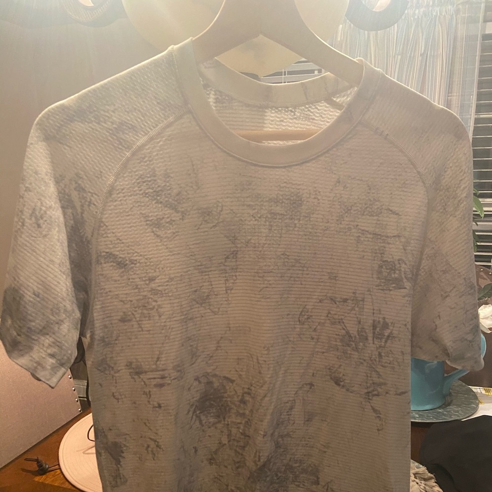 Metal vent tech shirt (small)